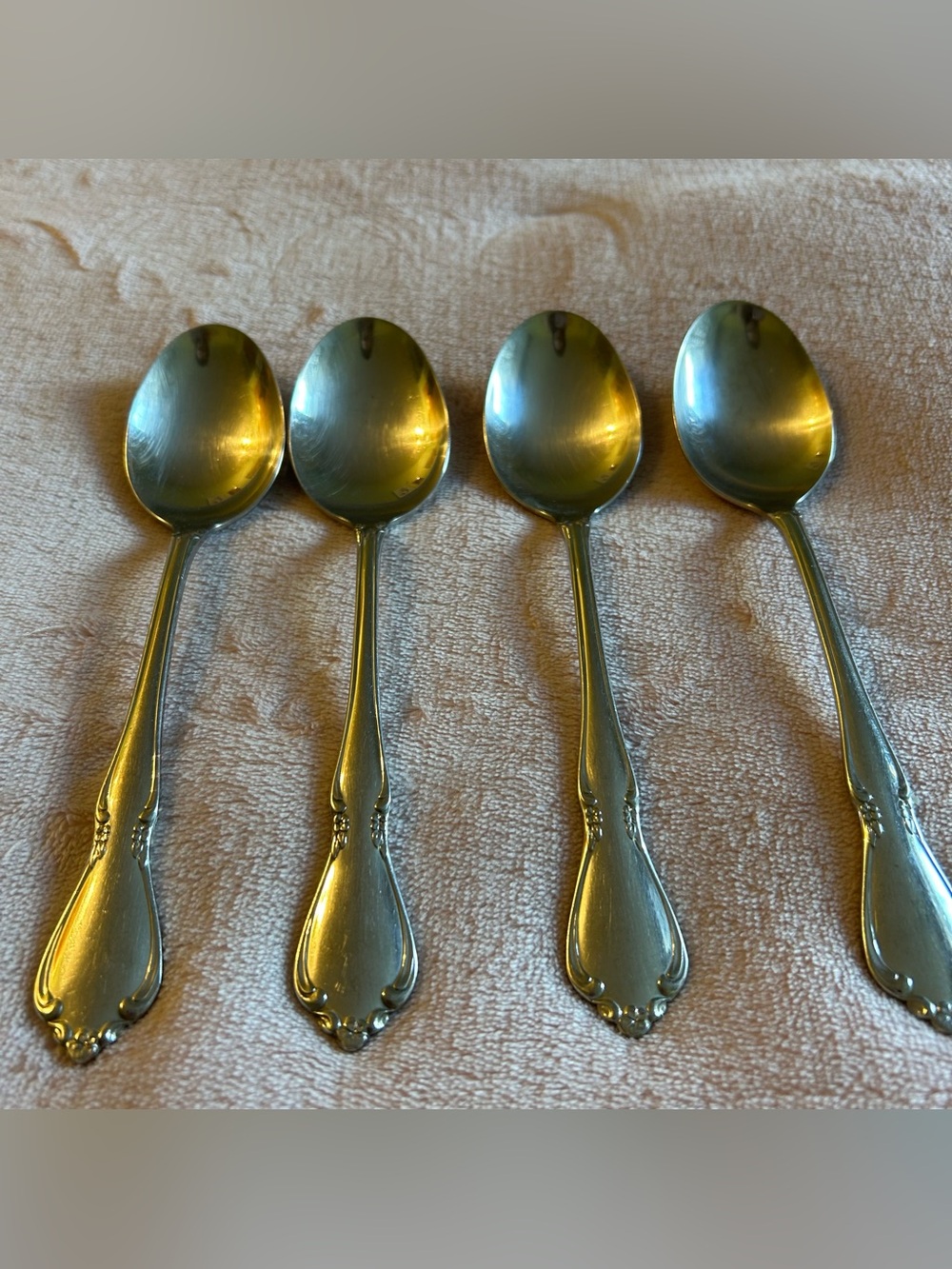 Oneida Craft Deluxe Chateau stainless soup spoons set of 4